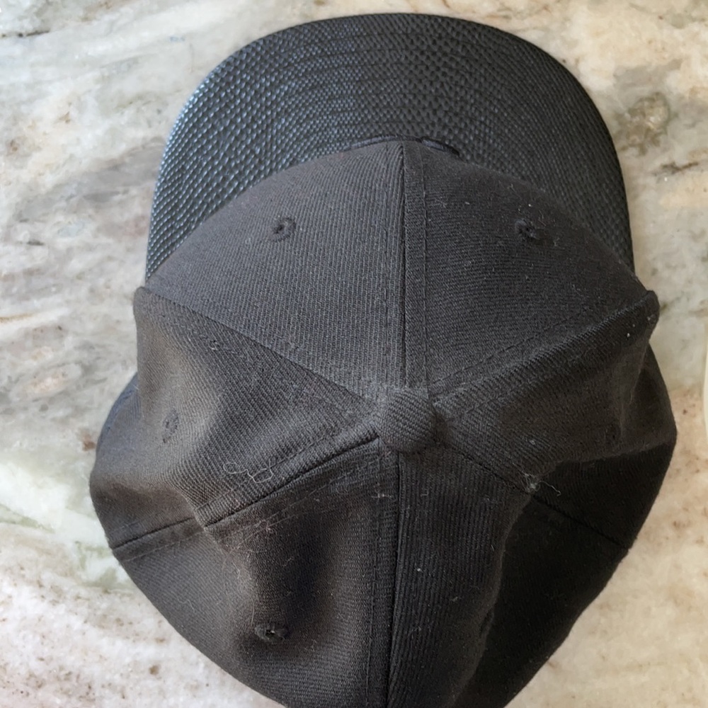 NBA Hat - Picture 3 of 4